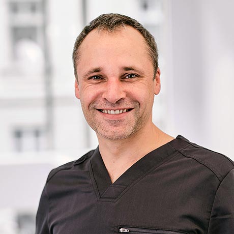 Dr. med. Dr. med. dent. Hans Krehn - MEDI-SMILE - Budapest - Ungarn